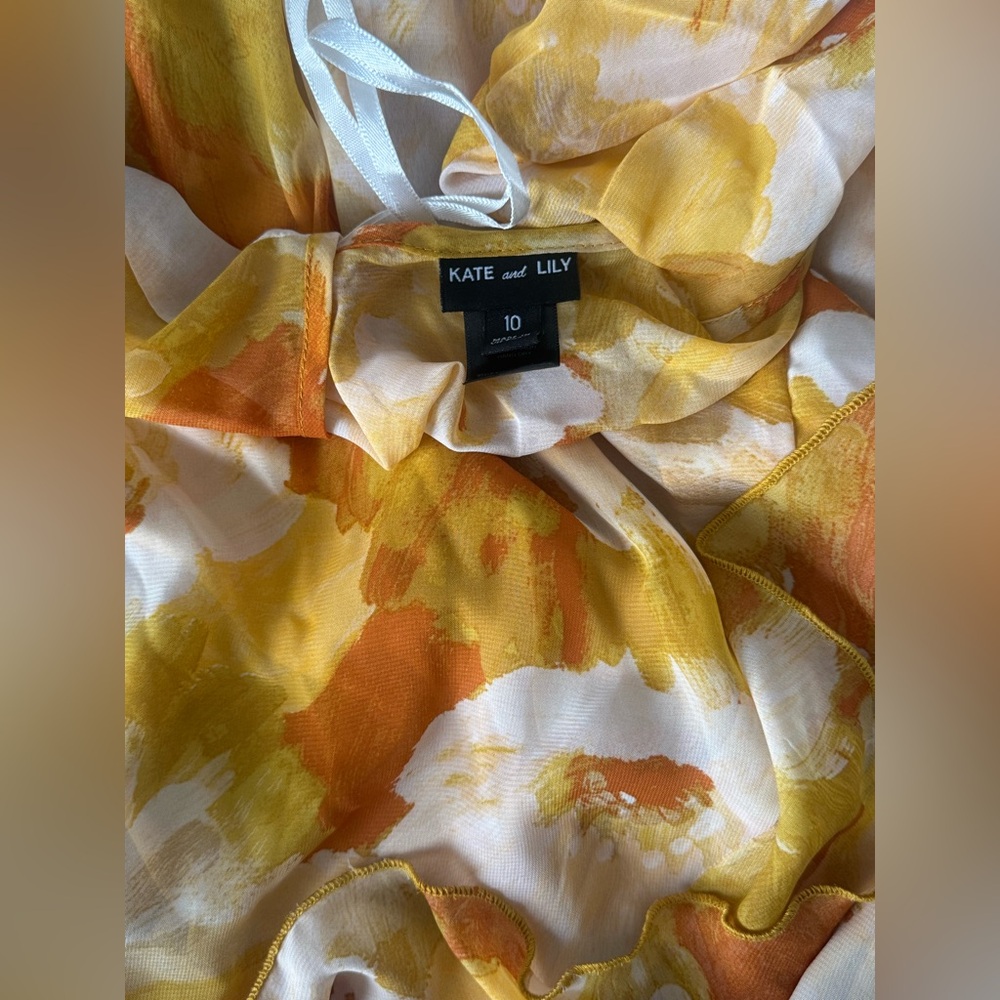 Floral Long Sleeve Dress in Yellow and White - Picture 5 of 10
